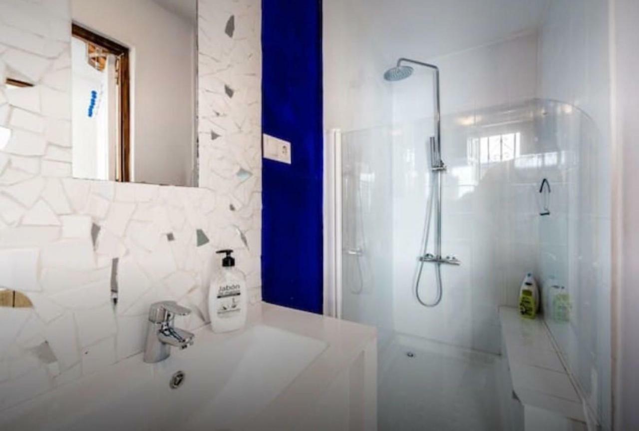 Villa Charming House In The Historic Old Town Alicante Esterno foto